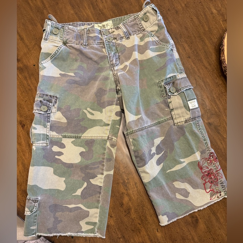 A&F AF Abercrombie & Fitch camo capri cargos womens SZ 2 great Vintage Y2K 90s